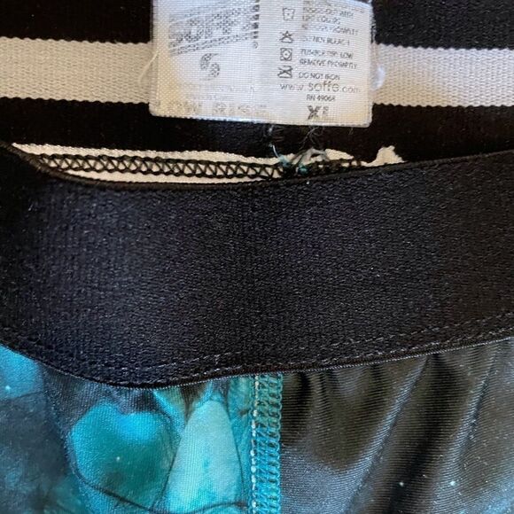 Soffe Dri Capri Leggings, XL - Picture 2 of 3